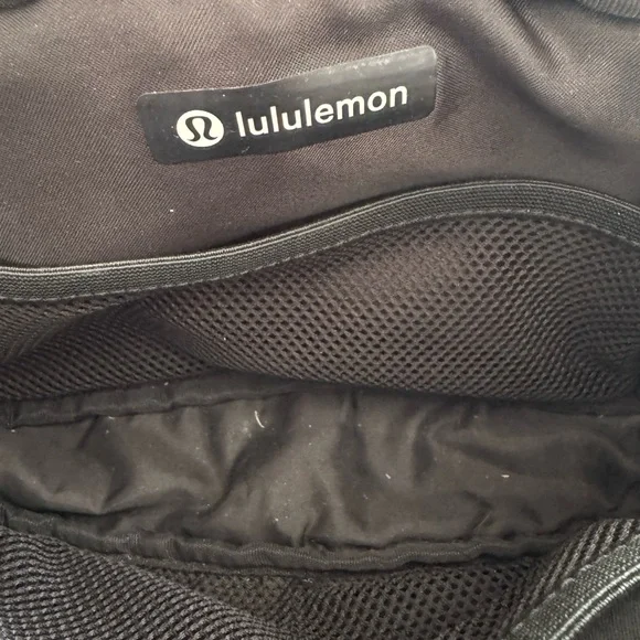 lululemon athletica Black Crossbody Bag - Picture 9 of 10